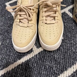 Nike AF1 Tan